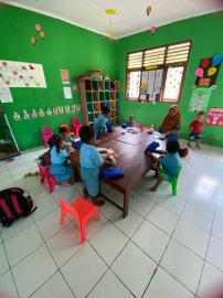 Belajar, Mewarnai, dan Iqro’, Kegiatan Edukatif SPS Tunas Mulia di Pulegundes II